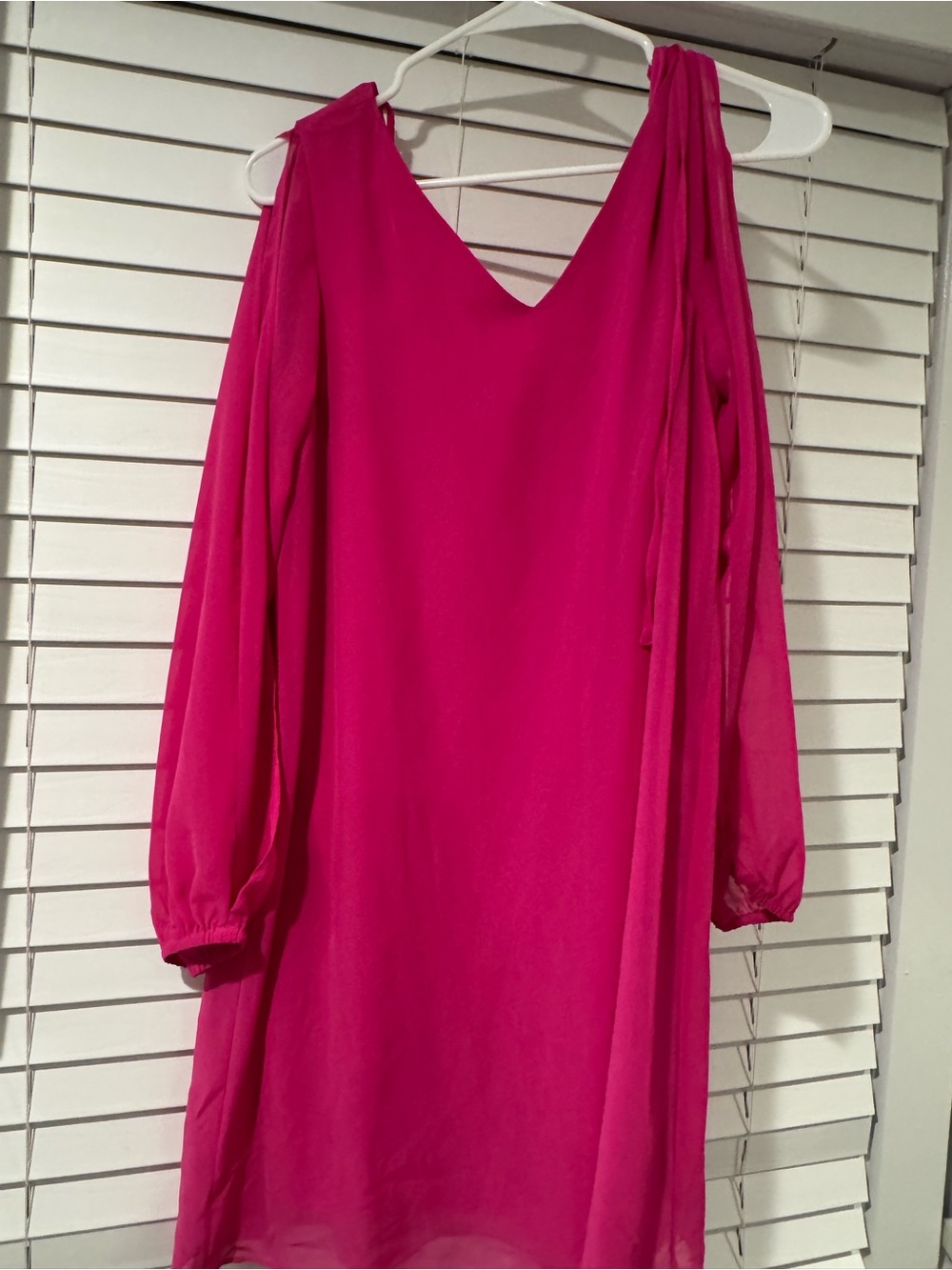 Women's Fuchsia Cold-Shoulder Shift Dress